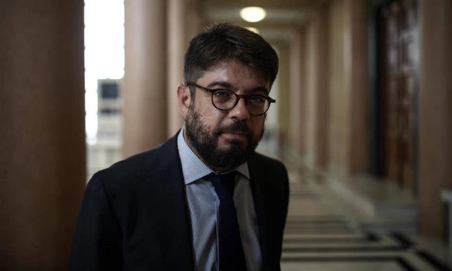 Ανασχηματισμός – Μιχάλης Καλογήρου: O νέος υπουργός Δικαιοσύνης είχε υπερασπιστεί τον Κώστα Σακκά των «Πυρήνων»